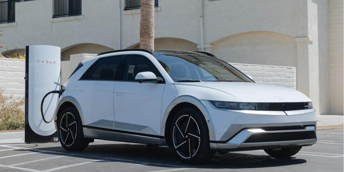EV vs Gas Cars: Why Your Electric Vehicle Needs a Different Tire Inflator