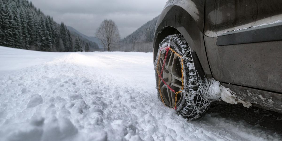 What Are Tire Chains, and Why Tire Pressure Still Matters in Winter