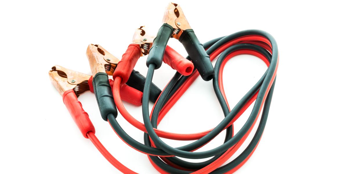 Which Is Better: Jump Starter or Jumper Cables?